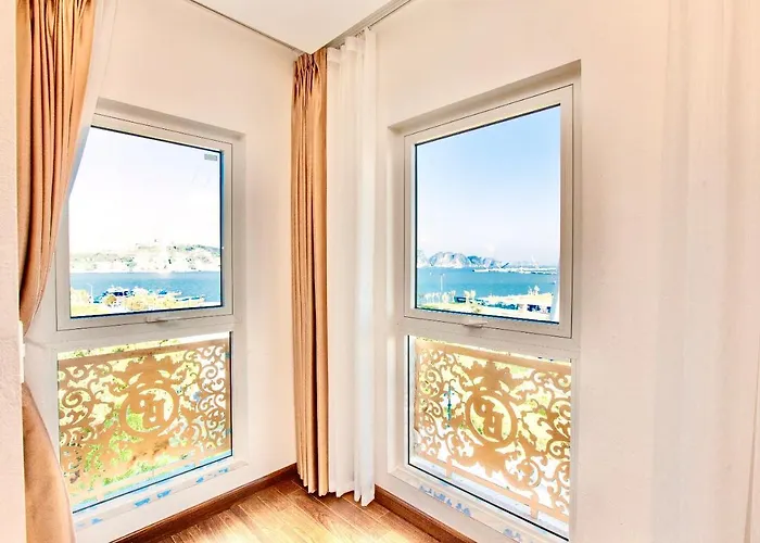 Pusan Halong Hotel Hạ Long